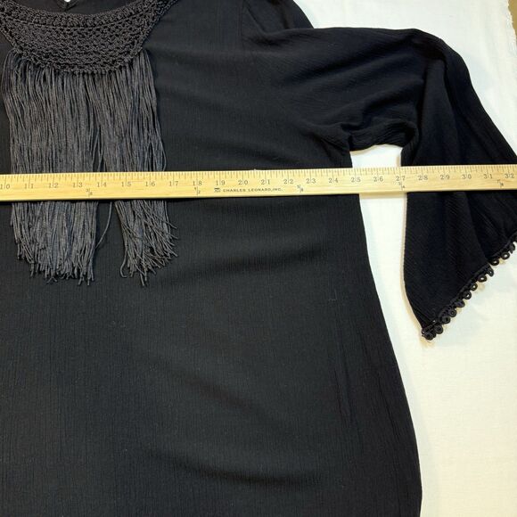 Catherines 1X Pretty Black Loose Fitting Lightweight Top Fringe & Crocheted Neck - Picture 8 of 11